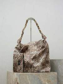 Picture of Saint Laurent Handbags _SKUfw231080950fw